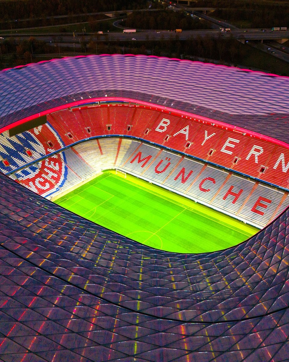 拜仁主场大捷，球员赛后激动庆祝胜利，制作分析根据手机我的音乐以后密码.-九游下载中心